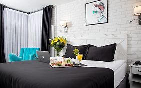 Check Inn Suite Hotel & Spa